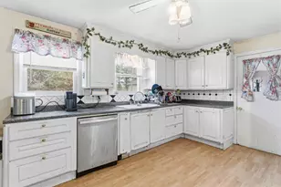 222 Biron St, Manchester, NH 03102 - Photo 9