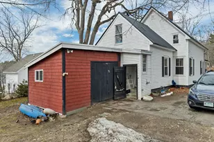 31 Pine St, Wolfeboro, NH 03894 - Photo 3