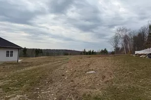28 Eisenhower Dr, Rochester, NH 03867 - Photo 1
