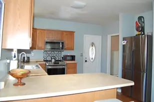 214 Dearborn Rd, Pembroke, NH 03275 - Photo 3