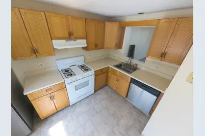 56 Merrimack Drive, Merrimack, NH 03054 - Photo 5