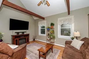 392 Whittier Dr, Fremont, NH 03044 - Photo 9