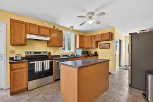 14 Madison Cir, Hillsboro, NH 03244 - Photo 3