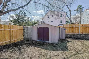 29 Hamburg St, Manchester, NH 03102 - Photo 25