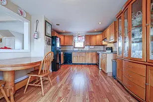 29 Hamburg St, Manchester, NH 03102 - Photo 3