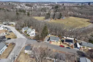 29 Hamburg St, Manchester, NH 03102 - Photo 29