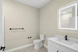 10100 S Willow St, Manchester, NH 03103 - Photo 7