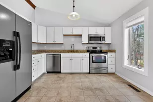 23 Radcliffe Dr, Milford, NH 03055 - Photo 9