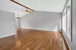 23 Radcliffe Dr, Milford, NH 03055 - Photo 3