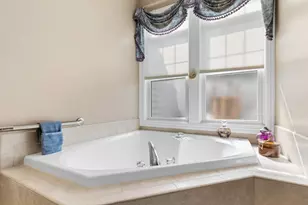 8 Campbells Ln, New Castle, NH 03854 - Photo 15