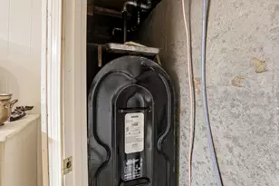 1069 Hayward St, Manchester, NH 03103 - Photo 47