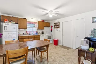 1069 Hayward St, Manchester, NH 03103 - Photo 13