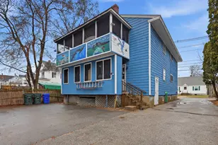 1069 Hayward St, Manchester, NH 03103 - Photo 3