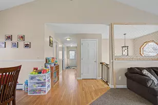 31 Oak St, Newport, NH 03773 - Photo 5