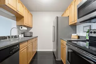 144 Eastern Ave, Manchester, NH 03104 - Photo 9