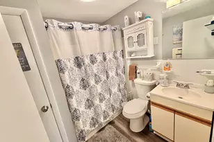 35 Andrew St, Manchester, NH 03104 - Photo 9