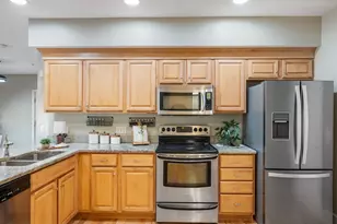 7 Chester Rd, Derry, NH 03038 - Photo 9