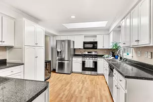 35 Langdale Dr, Hampton, NH 03842 - Photo 9