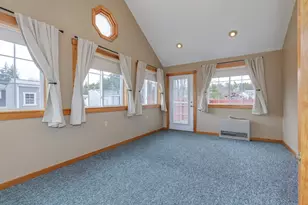 21 Hobart St, Concord, NH 03303 - Photo 13