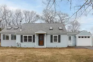 21 Hobart St, Concord, NH 03303 - Photo 1