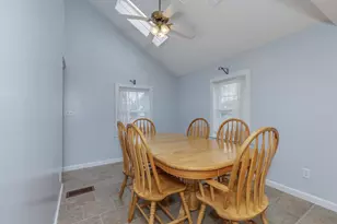 21 Hobart St, Concord, NH 03303 - Photo 7