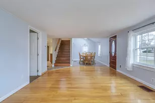21 Hobart St, Concord, NH 03303 - Photo 11