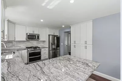 18 Brent Court, Manchester, NH 03103 - Photo 5