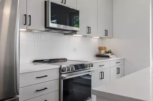 80 Constitution Ave, Portsmouth, NH 03801 - Photo 7