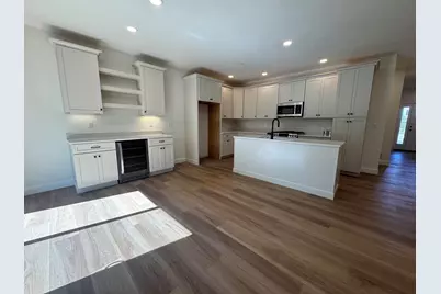 5C Dearborn Circle, Goffstown, NH 03045 - Photo 3