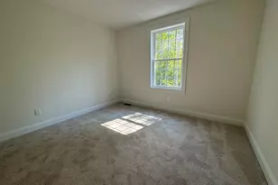 5C Dearborn Circle, Goffstown, NH 03045 - Photo 9