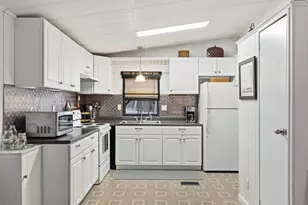 41 Mathew Cir, Goffstown, NH 03045 - Photo 17