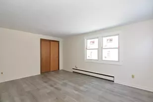 3 Holly Ln, Londonderry, NH 03053 - Photo 3