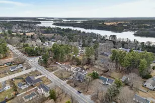 209 Dover Point Rd, Dover, NH 03820 - Photo 3