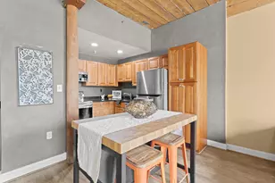 335 Cypress St, Manchester, NH 03103 - Photo 11