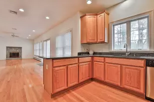 19 Melissa Cir, Pelham, NH 03076 - Photo 9