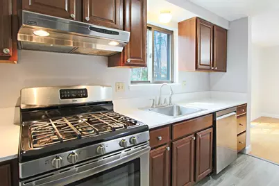 10 Killian Court, Merrimack, NH 03054 - Photo 3