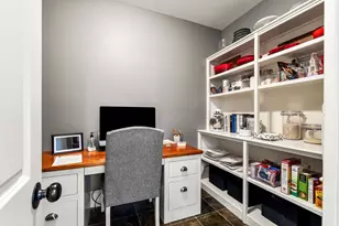 17 Canterbury Ln, Bedford, NH 03110 - Photo 19