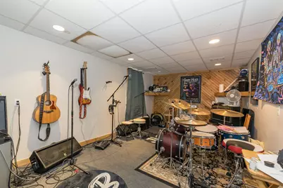 25 Pelham Street, Nashua, NH 03063 - Photo 35