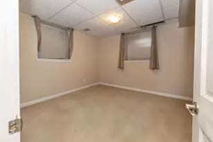 25 Pelham St, Nashua, NH 03063 - Photo 27