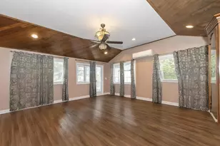 25 Pelham St, Nashua, NH 03063 - Photo 17