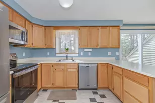 63 Eastmeadow Way, Manchester, NH 03109 - Photo 11