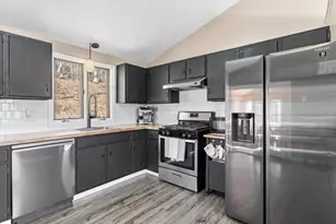 32 Syracuse Rd, Nashua, NH 03064 - Photo 11