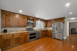 27 Cole St, Salem, NH 03079 - Photo 7