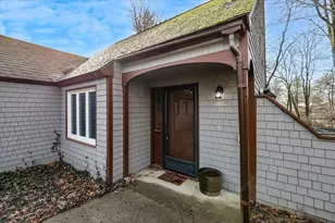 6 Duckford Cir, Nashua, NH 03063 - Photo 9