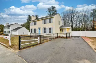 54 Vandora Dr, Manchester, NH 03103 - Photo 3