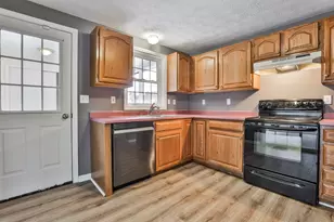 54 Vandora Dr, Manchester, NH 03103 - Photo 17