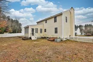 54 Vandora Dr, Manchester, NH 03103 - Photo 7