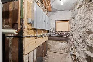 377 Manchester St, Manchester, NH 03103 - Photo 13