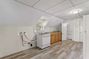 383 Manchester St, Manchester, NH 03103 - Photo 11