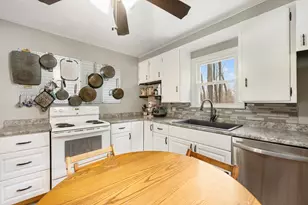 41 Franklin St, Berlin, NH 03570 - Photo 15